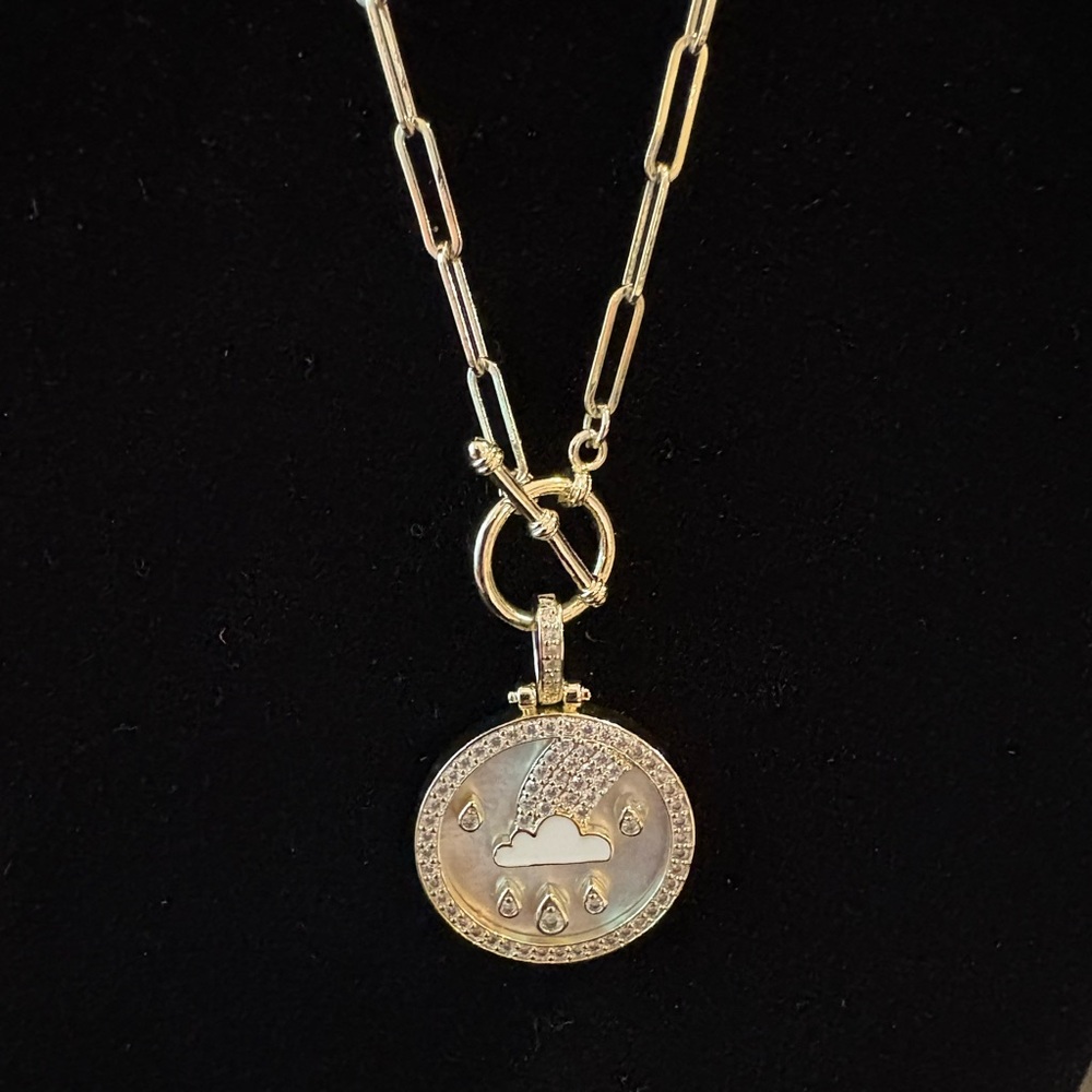 Melinda Maria GOLD Chain Necklace with Round Pendant - Picture 2 of 4